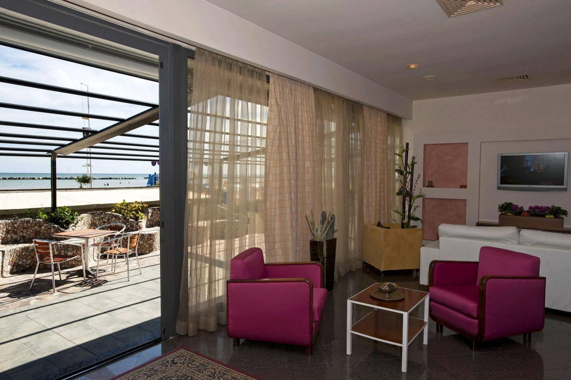 Hotel Strand เบลลาเรีย-อีเจอา มารีนา ภายนอก รูปภาพ